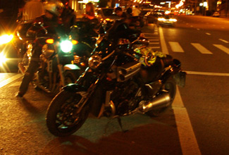 Тест-драйв: 200-сильный Yamaha V-Max 2009 - удар держит!